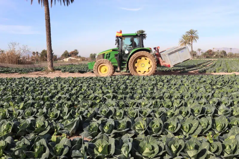 El precio del gasóleo agrícola se dispara un 48% en España: ASAJA pide una reunión urgente con Planas y anuncia movilizaciones